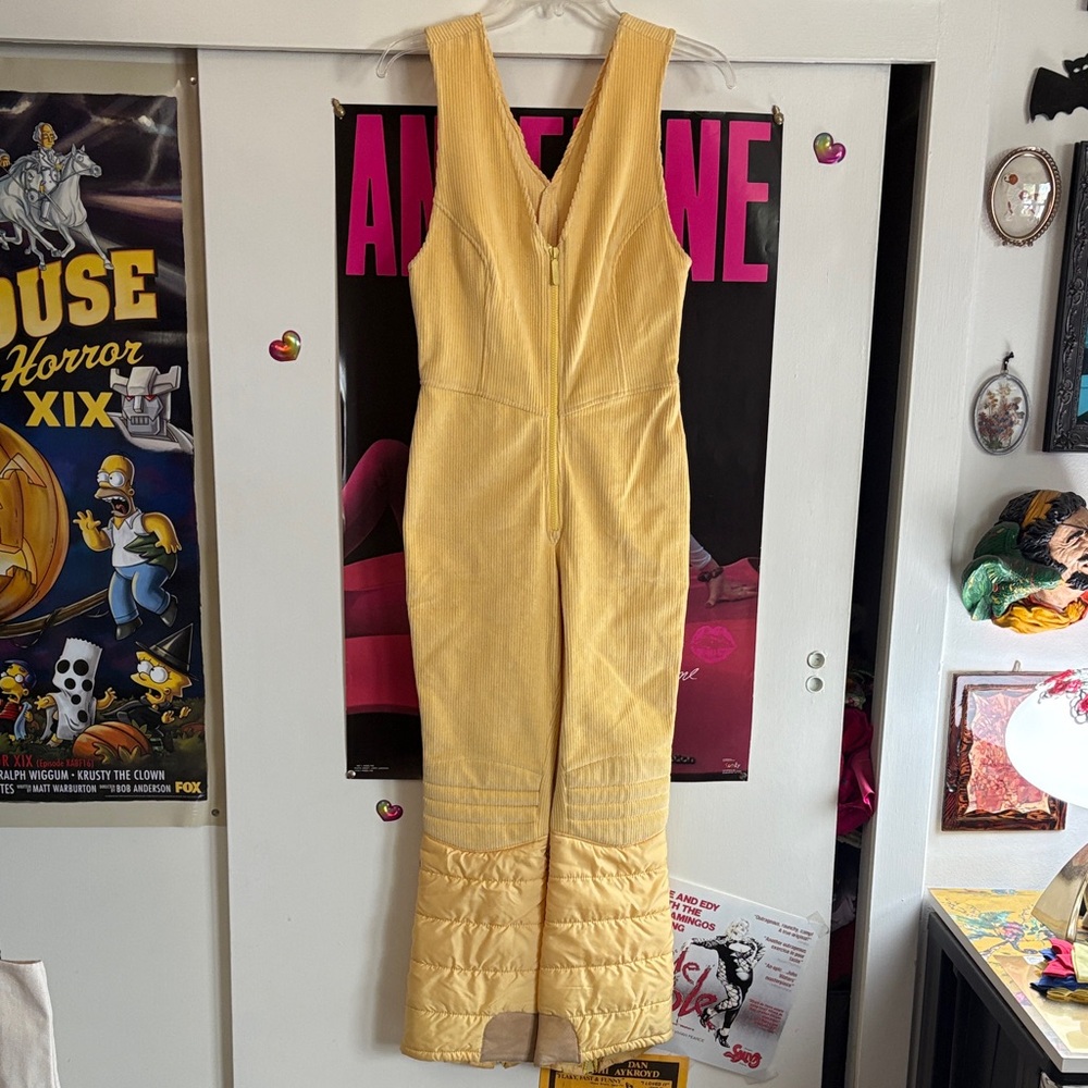 ⛷️ Vintage 1980s Pastel Yellow Sleeveless Ski Jumpsuit ⛷️
